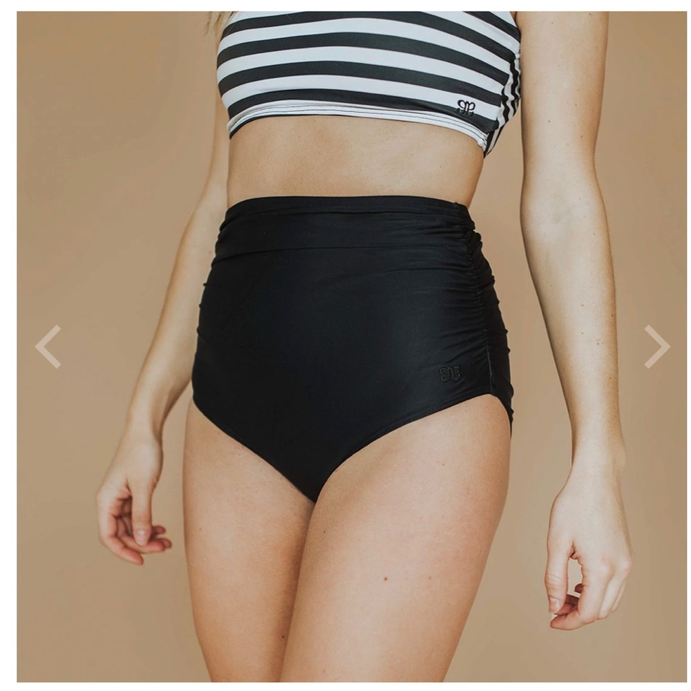 Albion MATTE BLACK RUCHED HIGH-WAISTED BOTTOMS - M